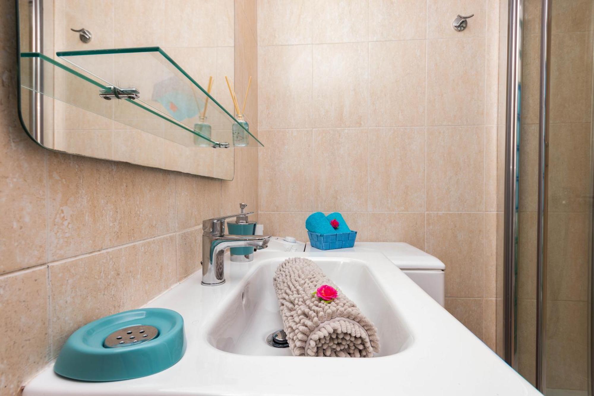 Serenity Yumbo: Beachside Apartment with Free Wi-Fi and Concierge Playa del Ingles  Exterior photo
